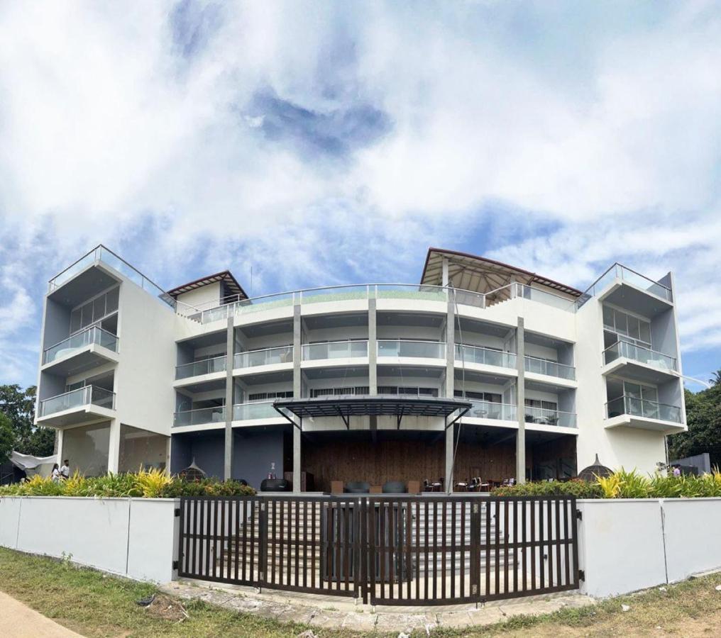 Mazarine Surf Suites Hiriketiya Dikwella Extérieur photo